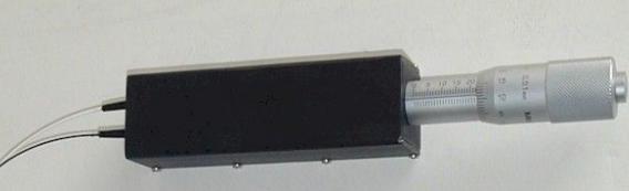 Electrical and Manual Variable Optical Delay Line
